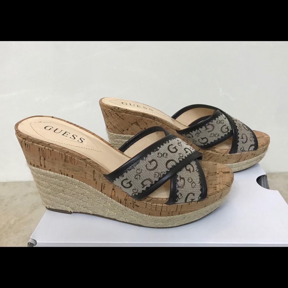 Guess signature canvas high heel sandals